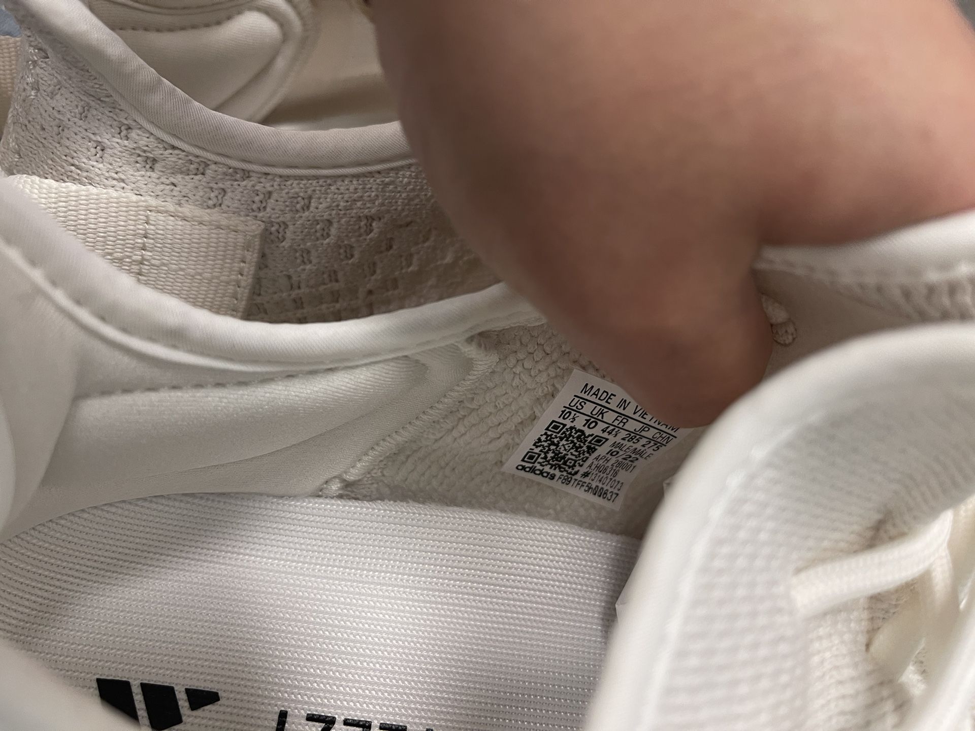 Adidas Yeezy Boost Size Bone