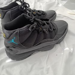 JORDAN 11S GAMMA BLUES RETRO (SIZE 12)