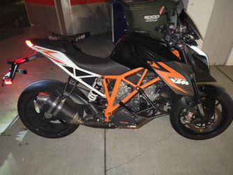 2015 KTM SUPER DUKE R KTM SUPER DUKE R