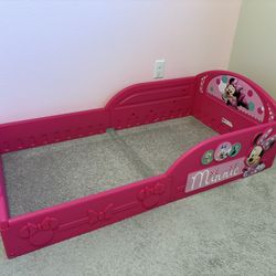 Minnie Mouse Toddler Bed