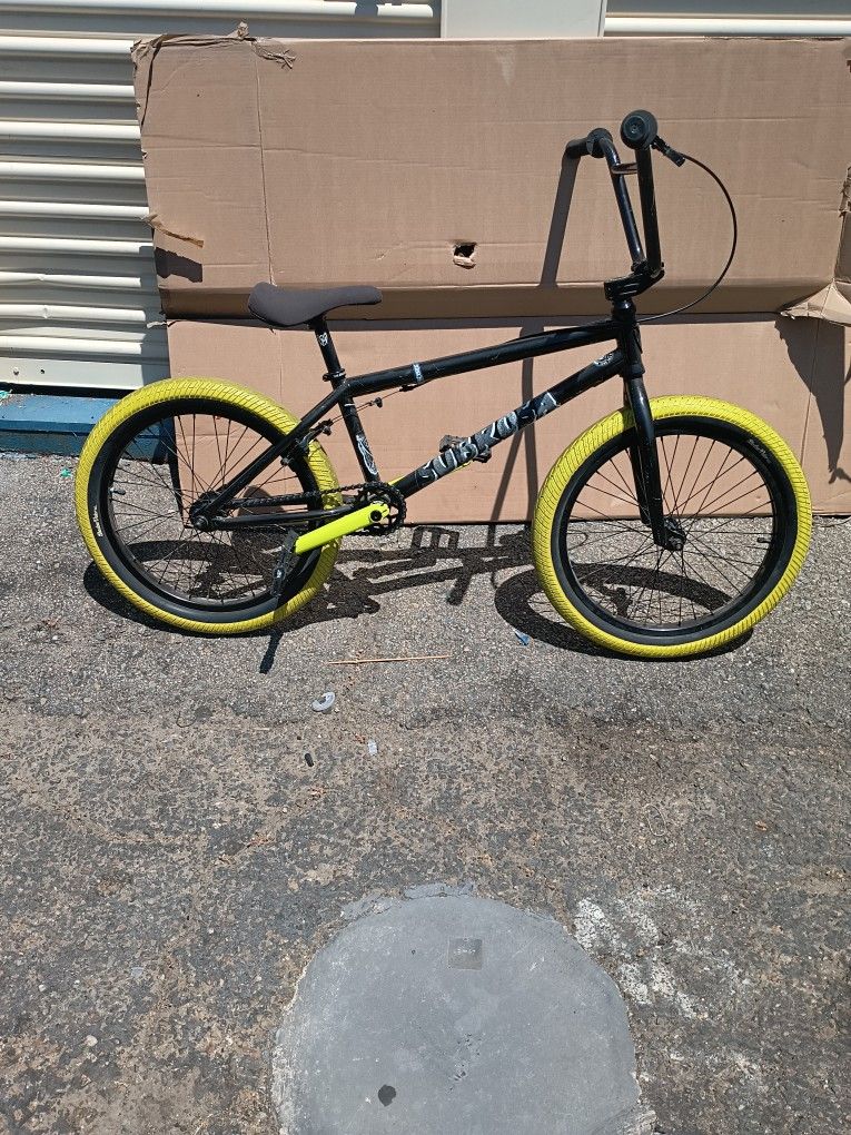 BMX BIKE