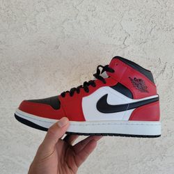 Jordan 1 Black Toe Size 8