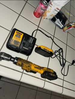 DeWalt Brushless Cordless Ratchet with Charger and Battery