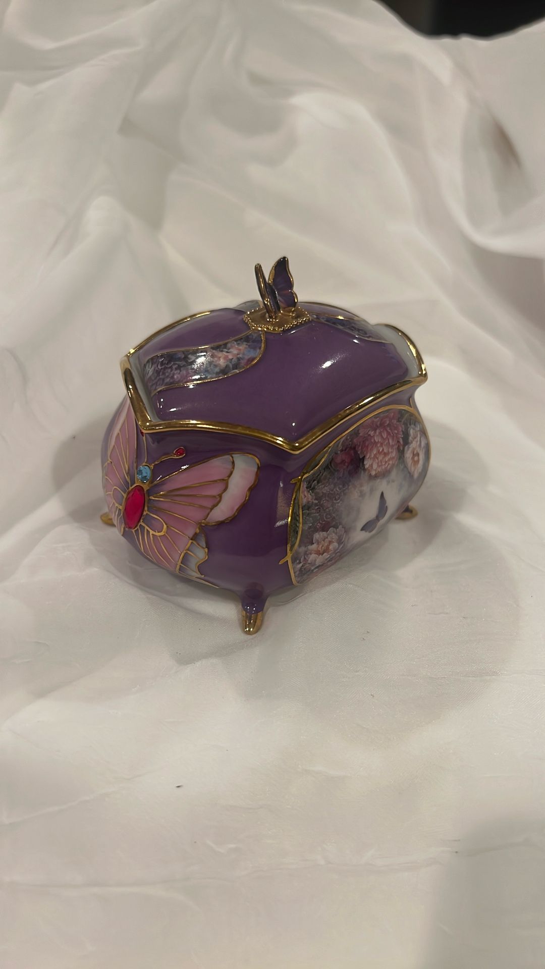 Vintage Jewelry Box/Music Box
