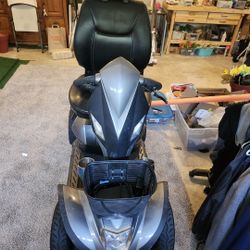 Cobra GT4 MOBILITY SCOOTET