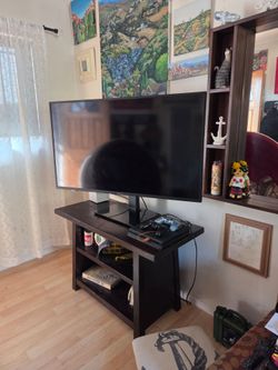 48 inch insignia TV with metal stand and remote