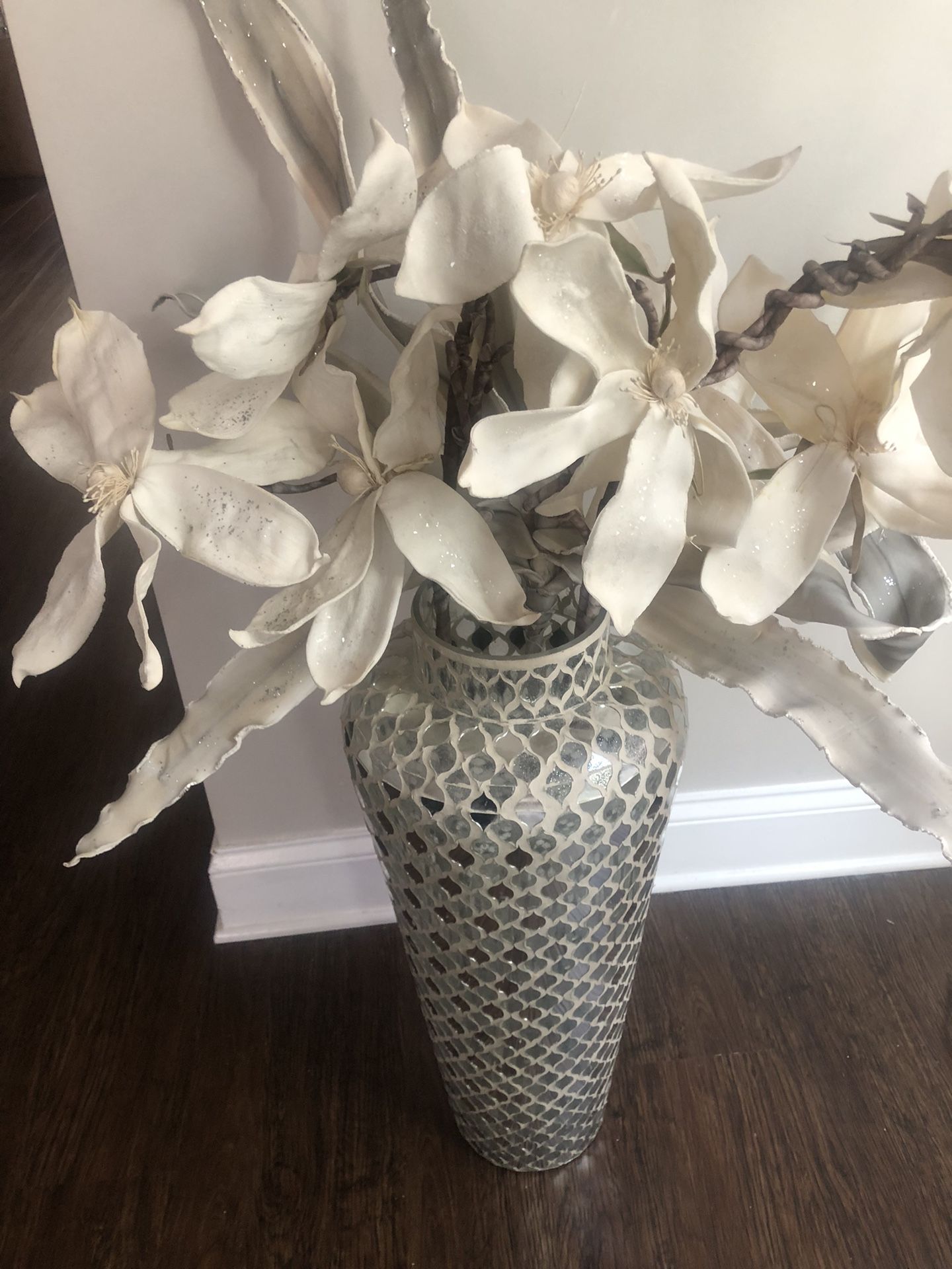Vase  With Flower 