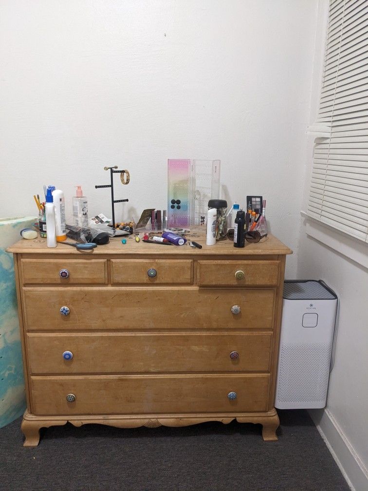 FREE WOOD DRESSER
