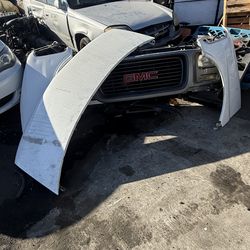 2002 GMC Savana Complete Front End $550