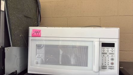 Nice like new  House hold microwave