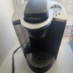 Keurig B60 + Box of donut shop coffee pods