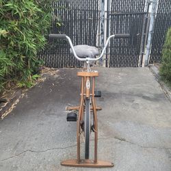 Vintage Schwinn XR-7 Stationary Exercise Bike – Retro Charm & Solid Build!