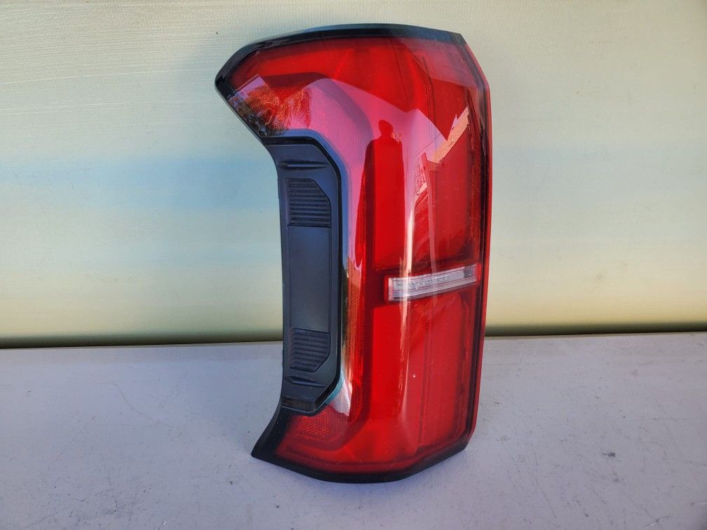 2024 - 2025 TOYOYA TACOMA LEFT TAILAMP TAIL LAMP LIGHT DRIVER SIDE GENUINE USED OEM. AA2