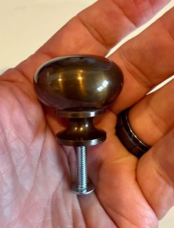 Cabinet pull knobs. Kitchen/Bathroom. 30 total