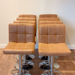 8 Bar Stools – Excellent Condition
