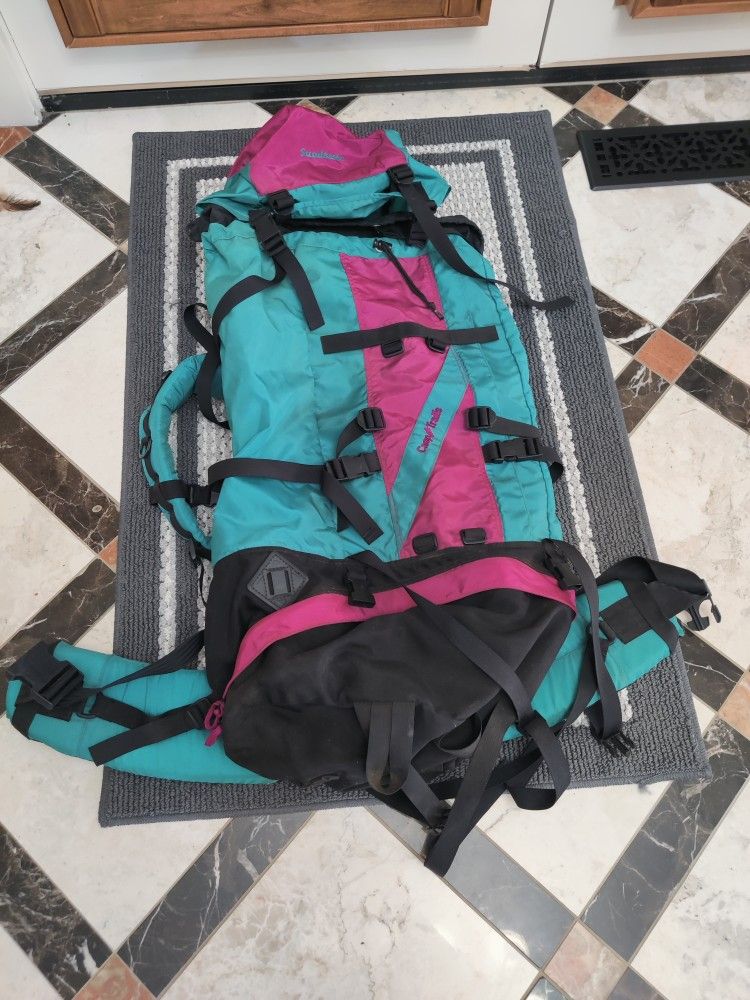 Vintage Camp Trails Sundance Large Capacity Backpacking Backpack.