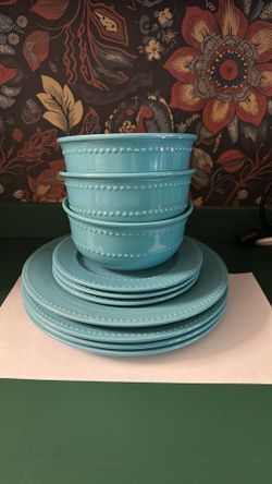 Royal Norfolk bowl and plates set.