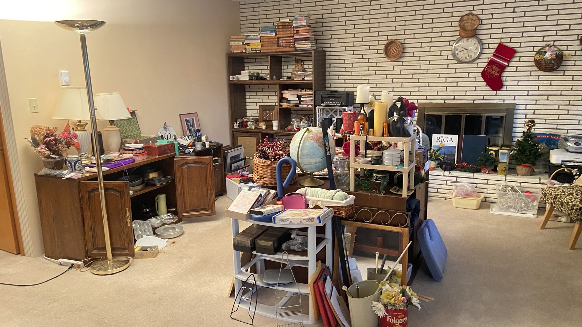 Garage Sale Lots Of Items : 1218 20th Ave. Longview, 98632 - June 28 Sat. 9-5 Sun- 9-5
