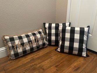 Set of 3 Pillows
