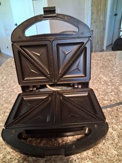 Grilled sandwich maker