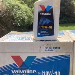 Case of 12 Valvoline 10-40 motor oil