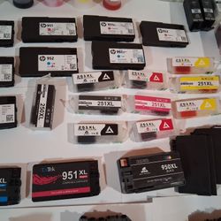 Emphy cartridges  and Bottles Of Inks.  Good For Refill. . Hp, Canon, Epson $ 15