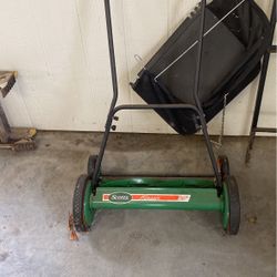 Scott’s 20 “ Reel Push Mower With Bag