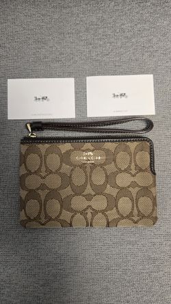 Coach wristlet wallet