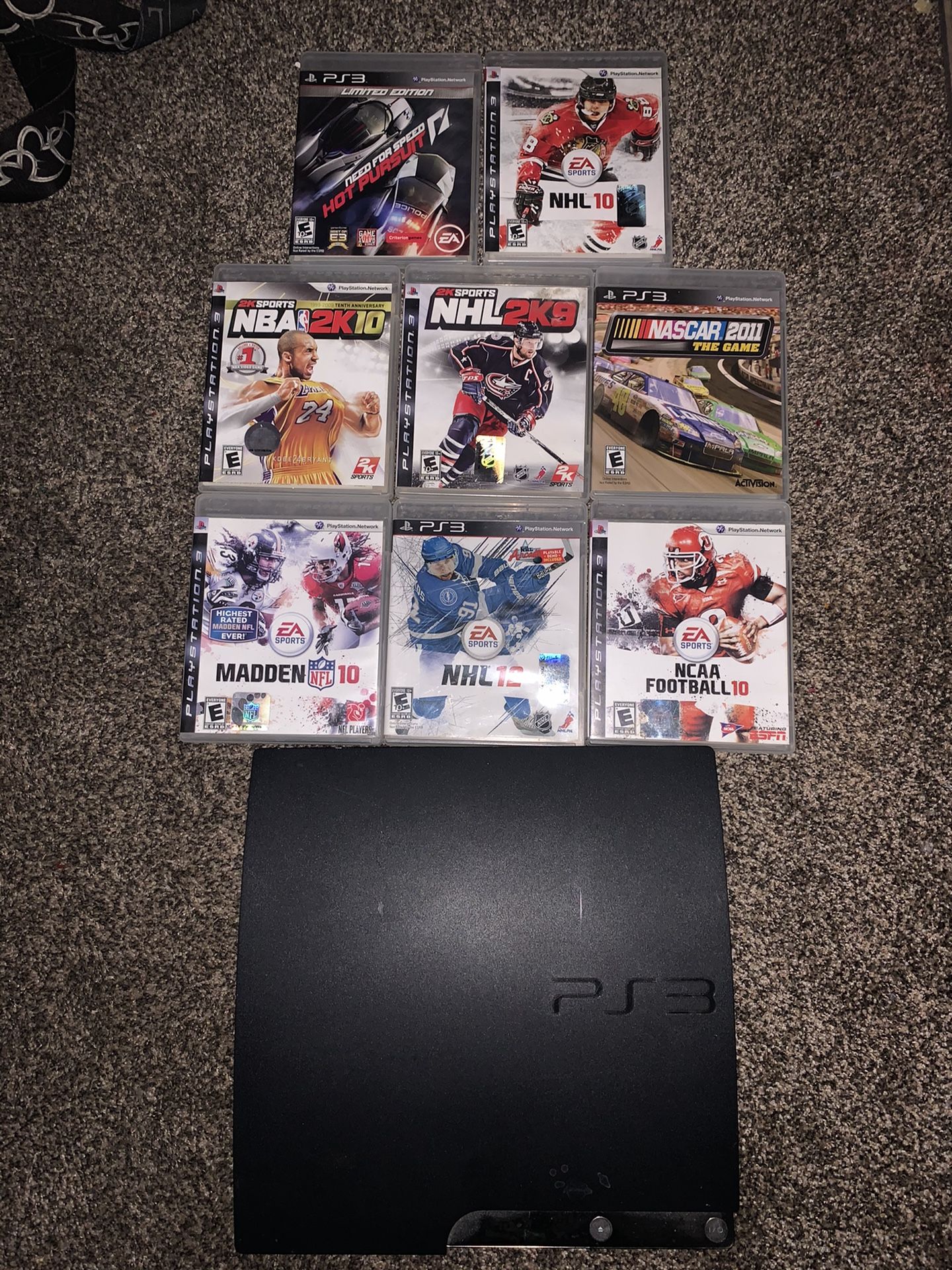 PS3 with 8 games including modern warfare 2 in the ps3