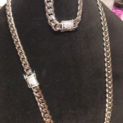 New 30 Inch Cubin Link Chain W/ Bracelet 