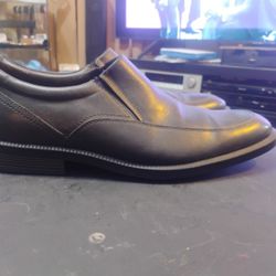 men's dress shoes by Rockport size 10.5 $20