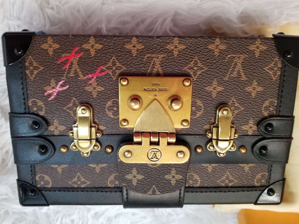 LOUIS VUITTON MALLE MINI MONOGRAM for Sale in Waterford