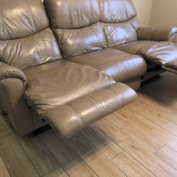 Leather La-Z-Boy Sofa /Duo Reclining