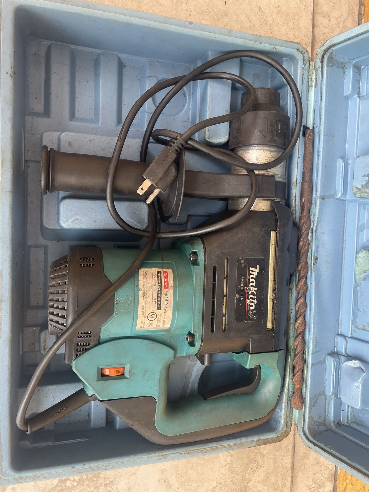 Makita 6914D