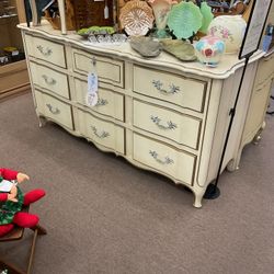 Sale… Vintage French Provincial 9 Drawer Dresser