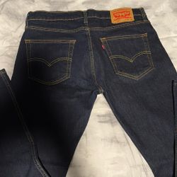 $10 Men’s Levi’s 34/30