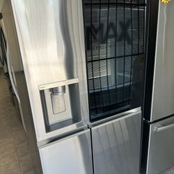 2022 Year Model Side By Side LG Refrigerator 