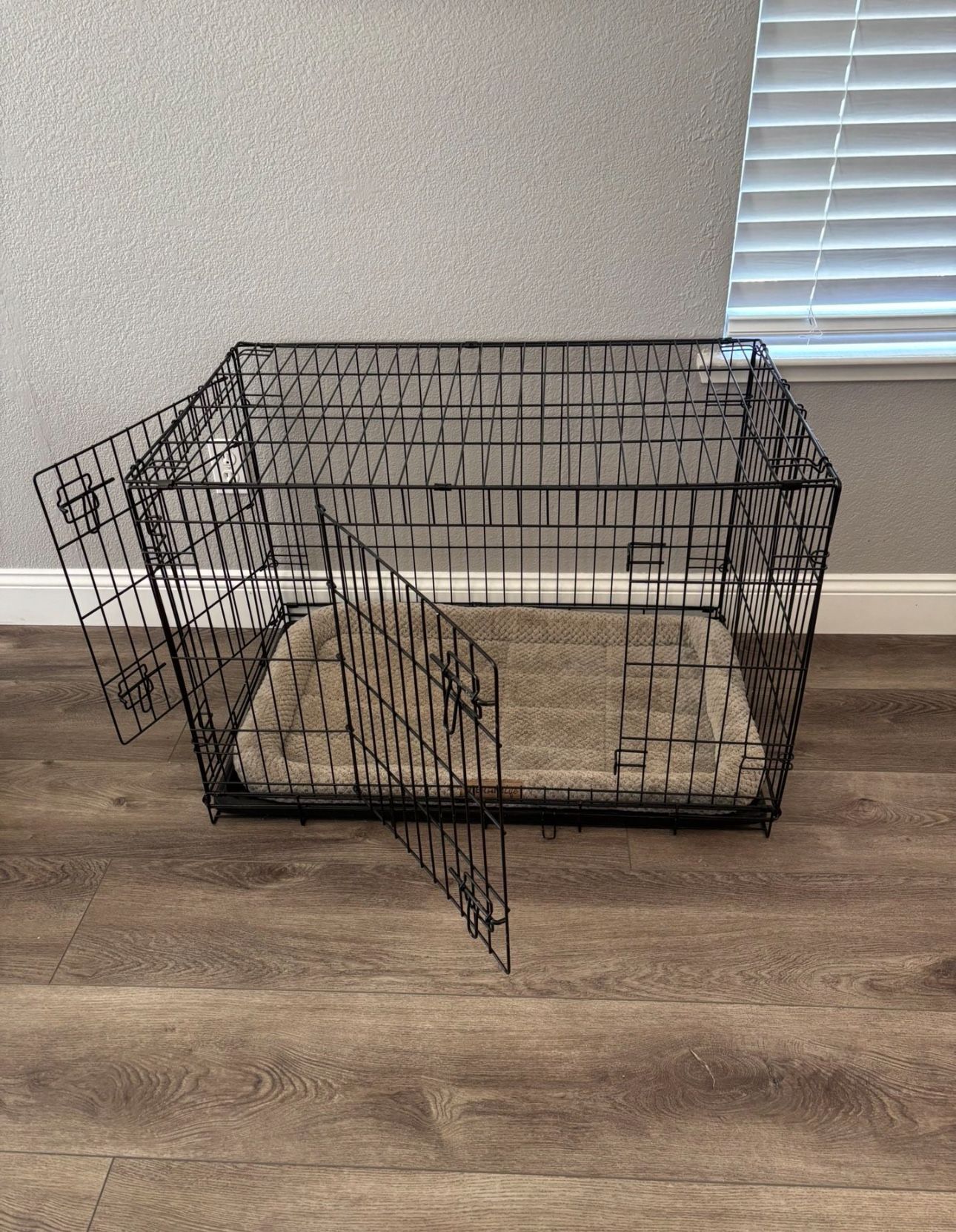 Large Dog Crate With Pillow