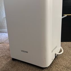 New  Vissani Portable Ac Ice Cold! Bought For Over 300.00 Two Weeks Ago! 