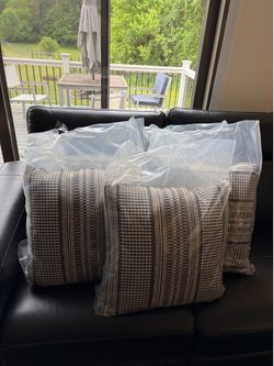 Set of 5 Throw Pillows