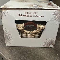 Ellen Tracy Spa Gift Set