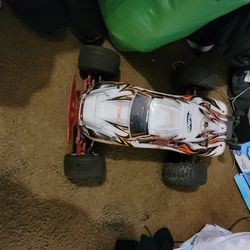Traxxas Rustler Brushless