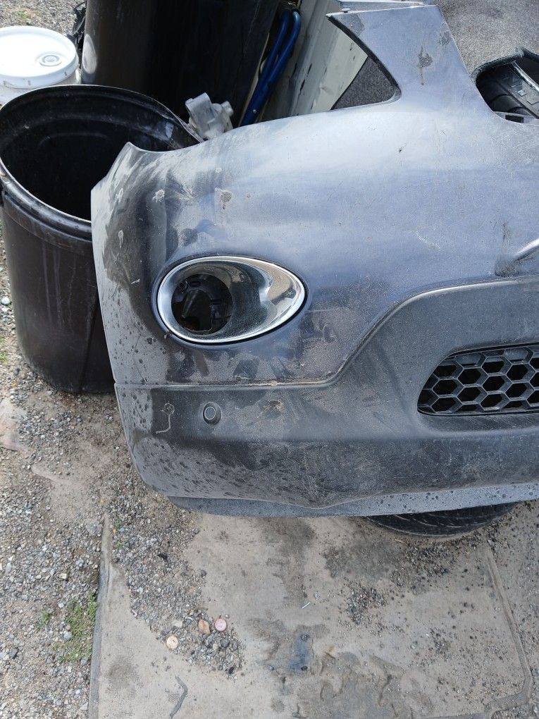 2010 EX35 Bottom.
Grill fog light Bezo alert sensors
