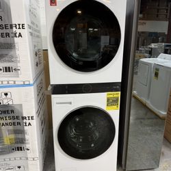 Clearance!! LG ThinQ wash tower with gas dryer. National Appliance Liquidators Everett 🔥