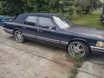 1990 Lincoln towncar