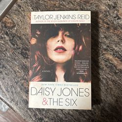 Daisy Jokes & The Six By Taylor Jenkins Reid
