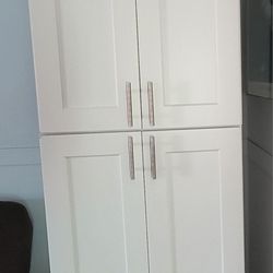 White Shaker Cabinets / Pantry 