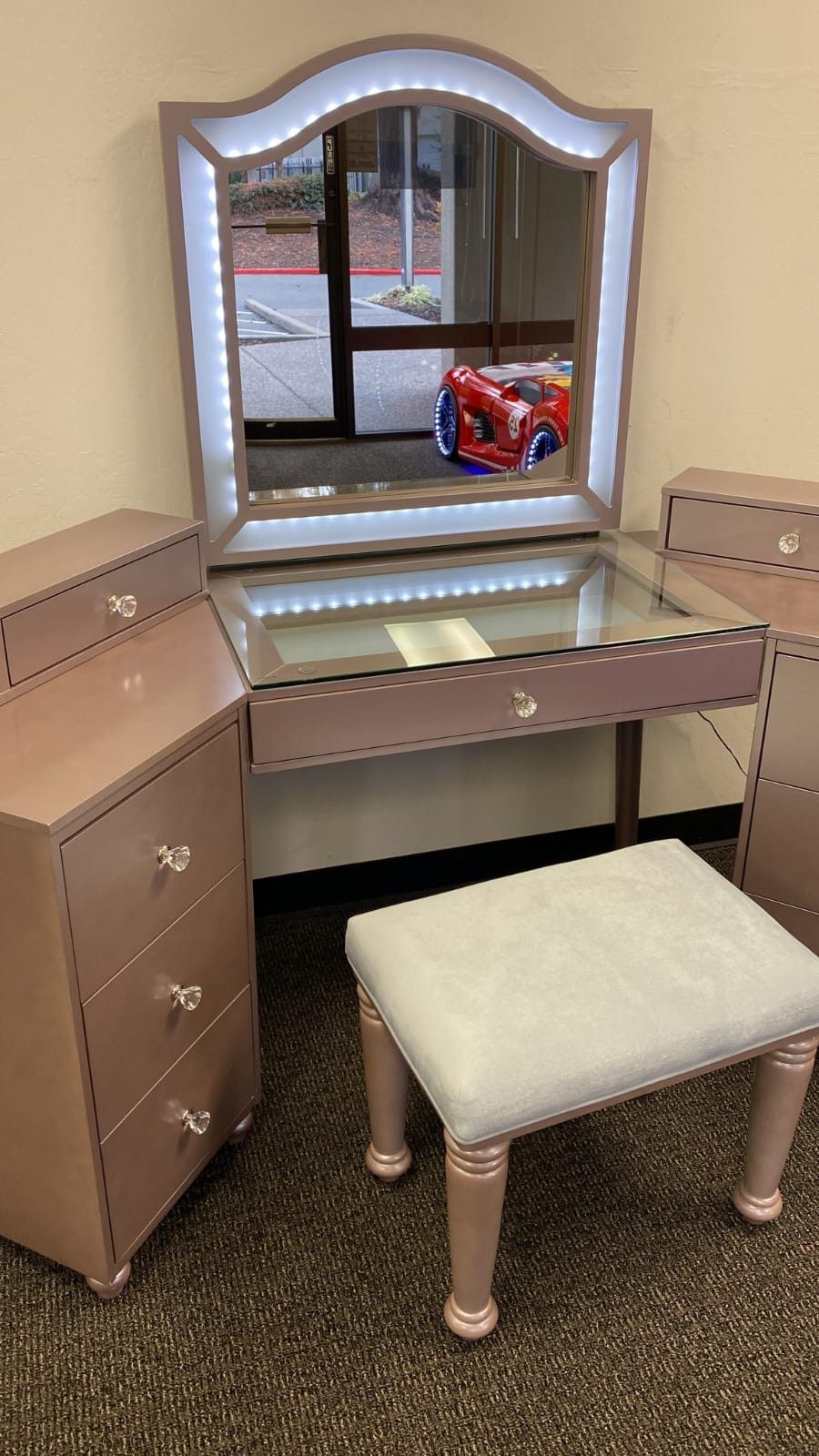 Tracie Tiffany Blush Vanity$10 Down Payment And Financing Available