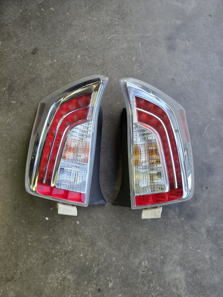 2010 - 2015 Toyota Prius taillights