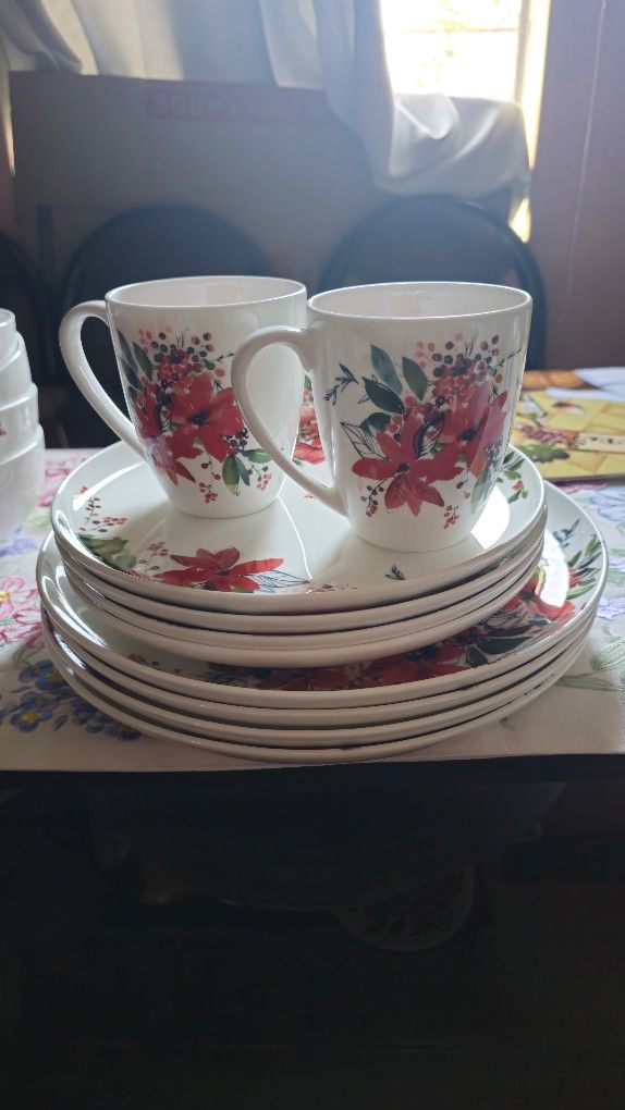 Set De 16 Pz Mikasa Winter Poinsettia
